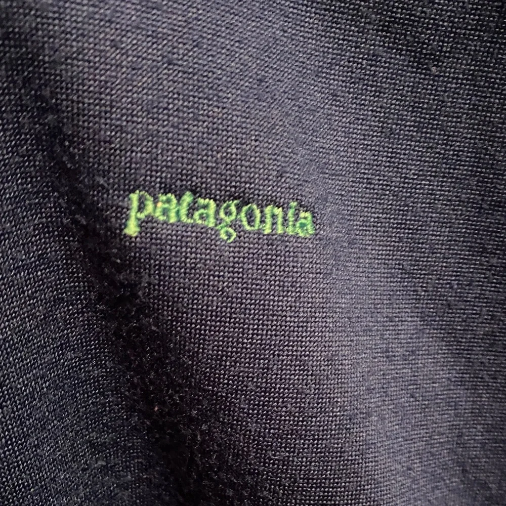 Patagonia Men's Blue and Teal half Zip-Up Sweater